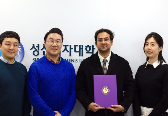 WeCare CEO with Sungshin Women's University representatives